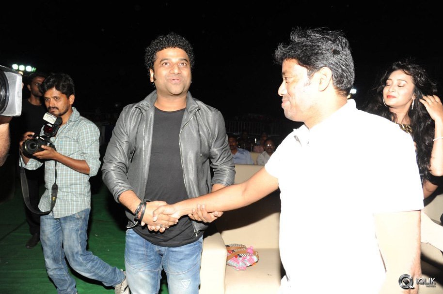 Kumari-21-F-Movie-Platinum-Disc-Function